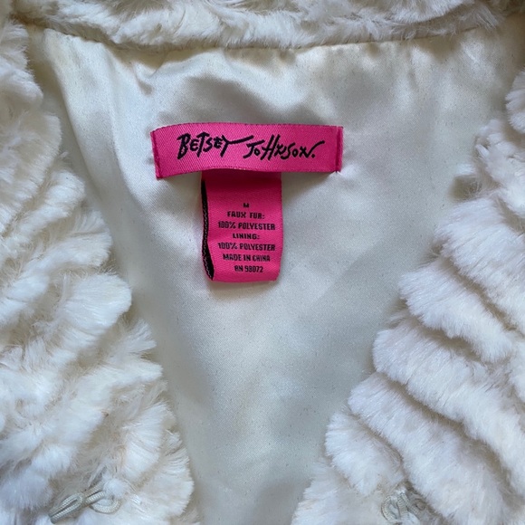 Betsy Johnson Faux Fur Vest - Picture 3 of 5